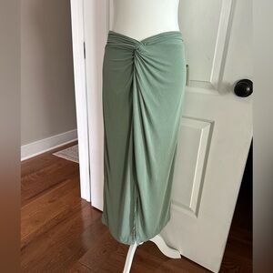 Super cute midi skirt